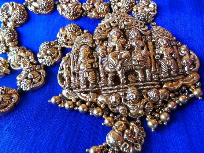 Eeshwar's family with Ravan at the bottom Swarna Jewellers