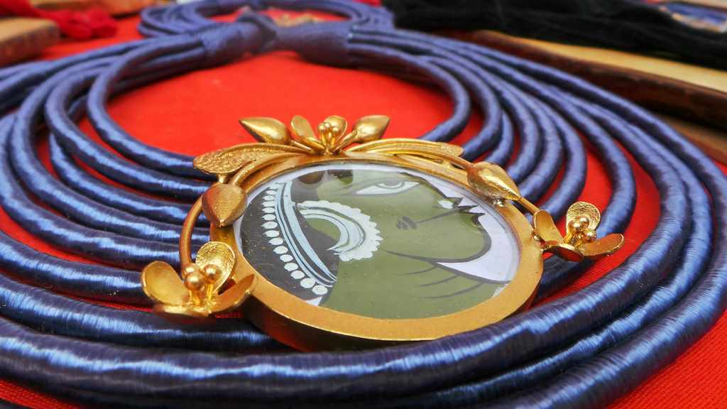 A beautiful Neckpiece A Hundred Hands Experience handmade