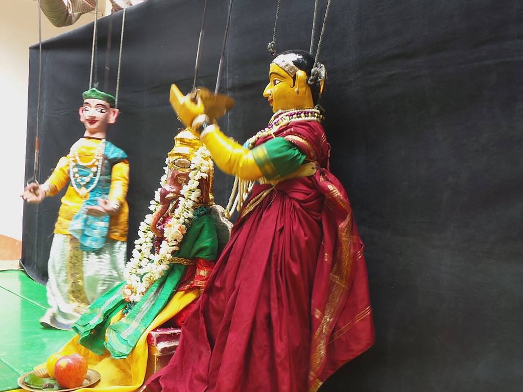 The Puppet show begins with a prayer The Puppet show by Rangaputhali at Sankalpa