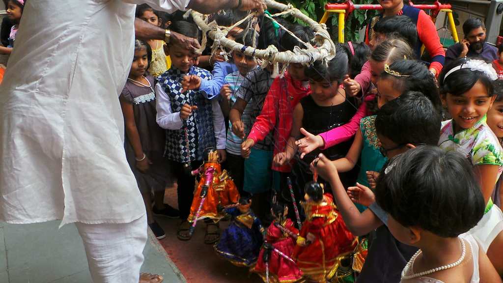Trying out The Puppet show by Rangaputhali at Sankalpa