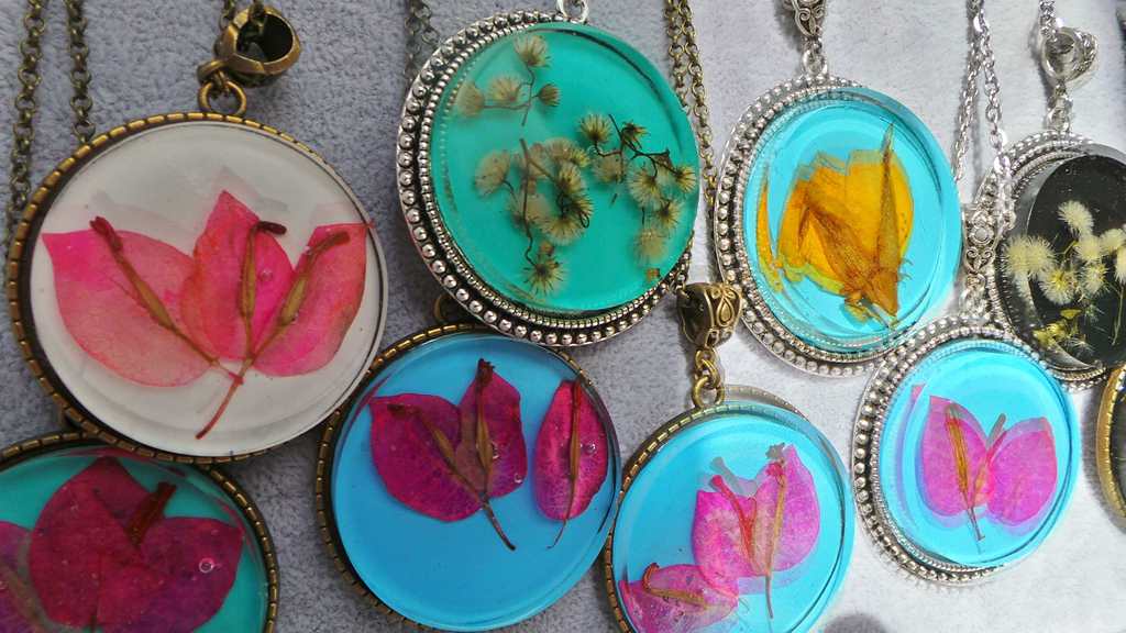 Beauty of Handmade at A Hundred Hands Beauty of Handmade at A Hundred Hands