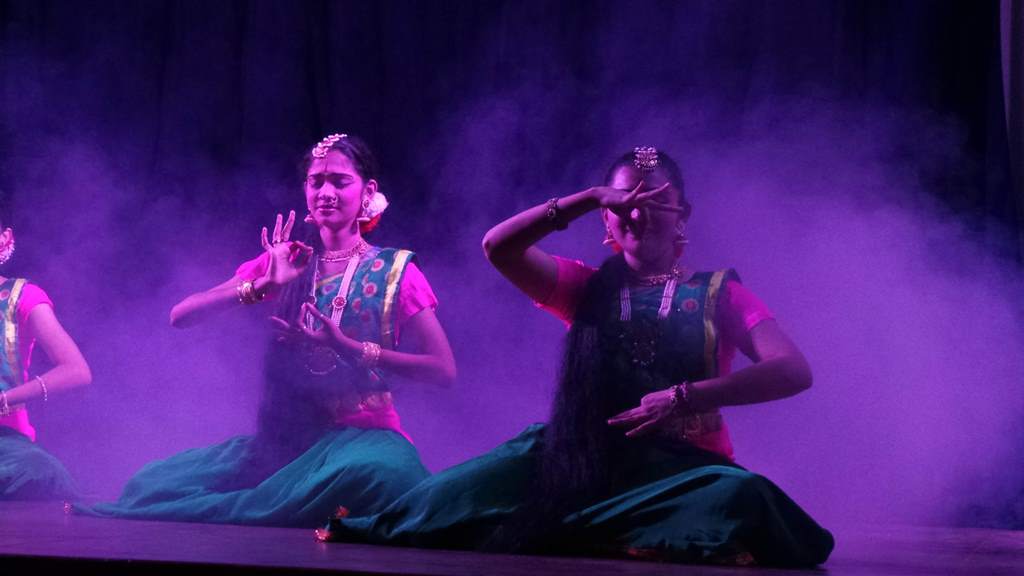 Calling - Immersed in Dance Calling - Immersed in Dance