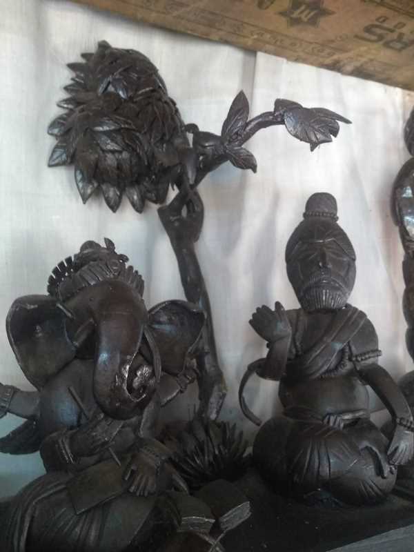 Coconut shell artist Venkatraman Bhat - writing of the Mahabharatha Beautiful depiction in coconut shells