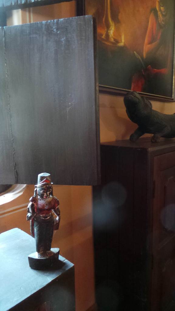 Unique collectibles and artwork reflecting local culture Heritage Home Mayagundi